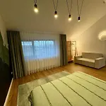 Epic Brasov, Cristian 빌라