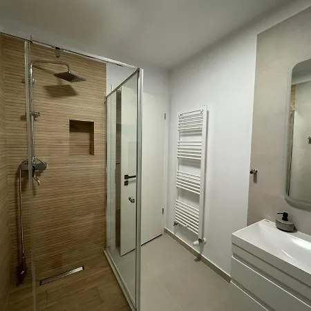 Epic Brasov, Cristian Villa *