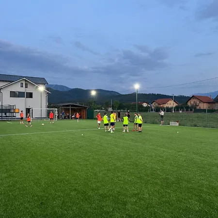 Вилла Epic Brasov, Cristian Брашов