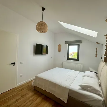 Epic Brasov, Cristian Villa *