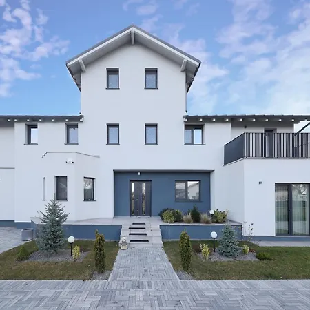 Villa Epic Brasov, Cristian Brasov