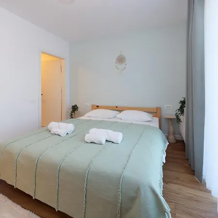 Epic Brasov, Cristian Villa *