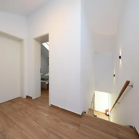 Epic Brasov, Cristian Villa