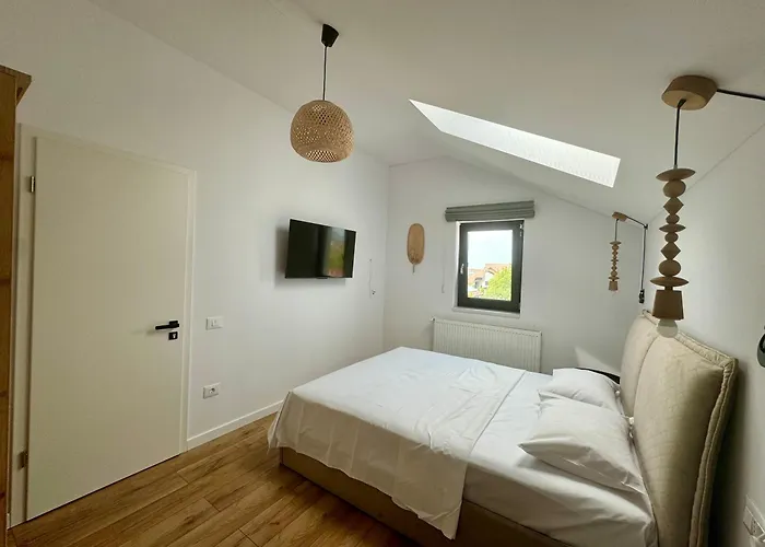 Epic Brasov, Cristian Villa *