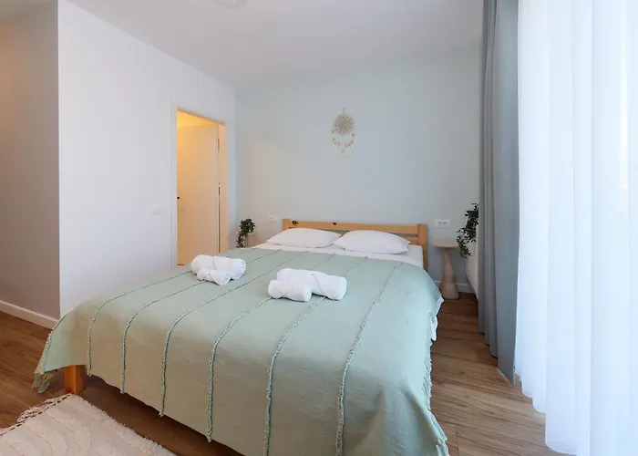 Epic Brasov, Cristian Villa *